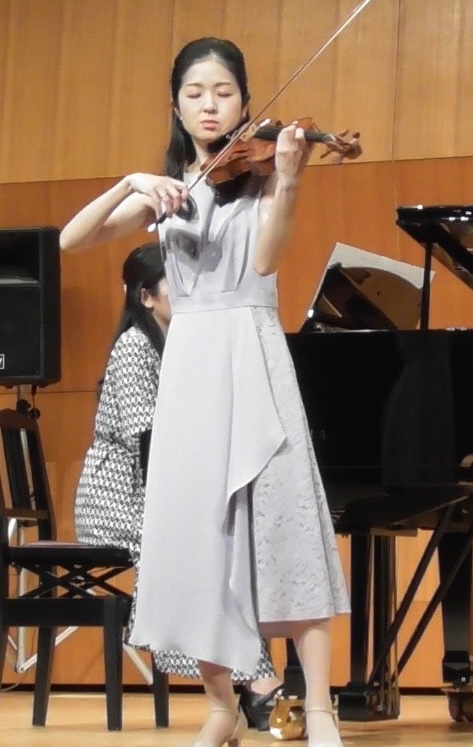 講師による演奏