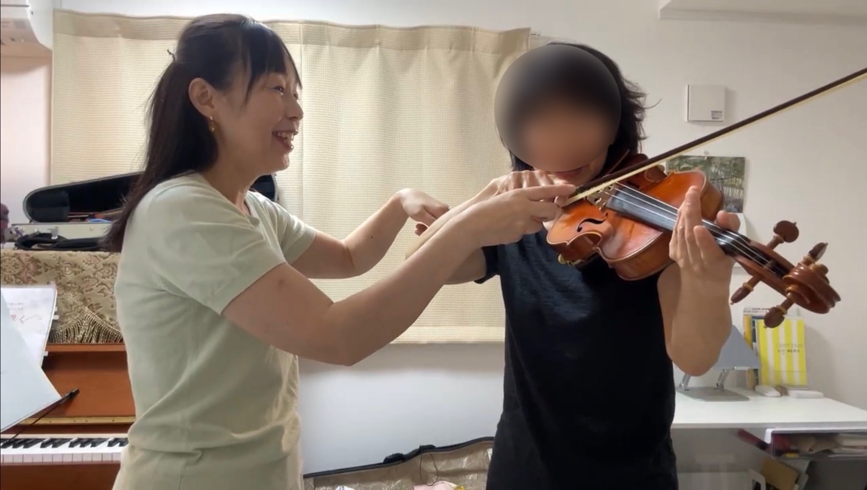 古沢香講師のヴァイオリンレッスン風景